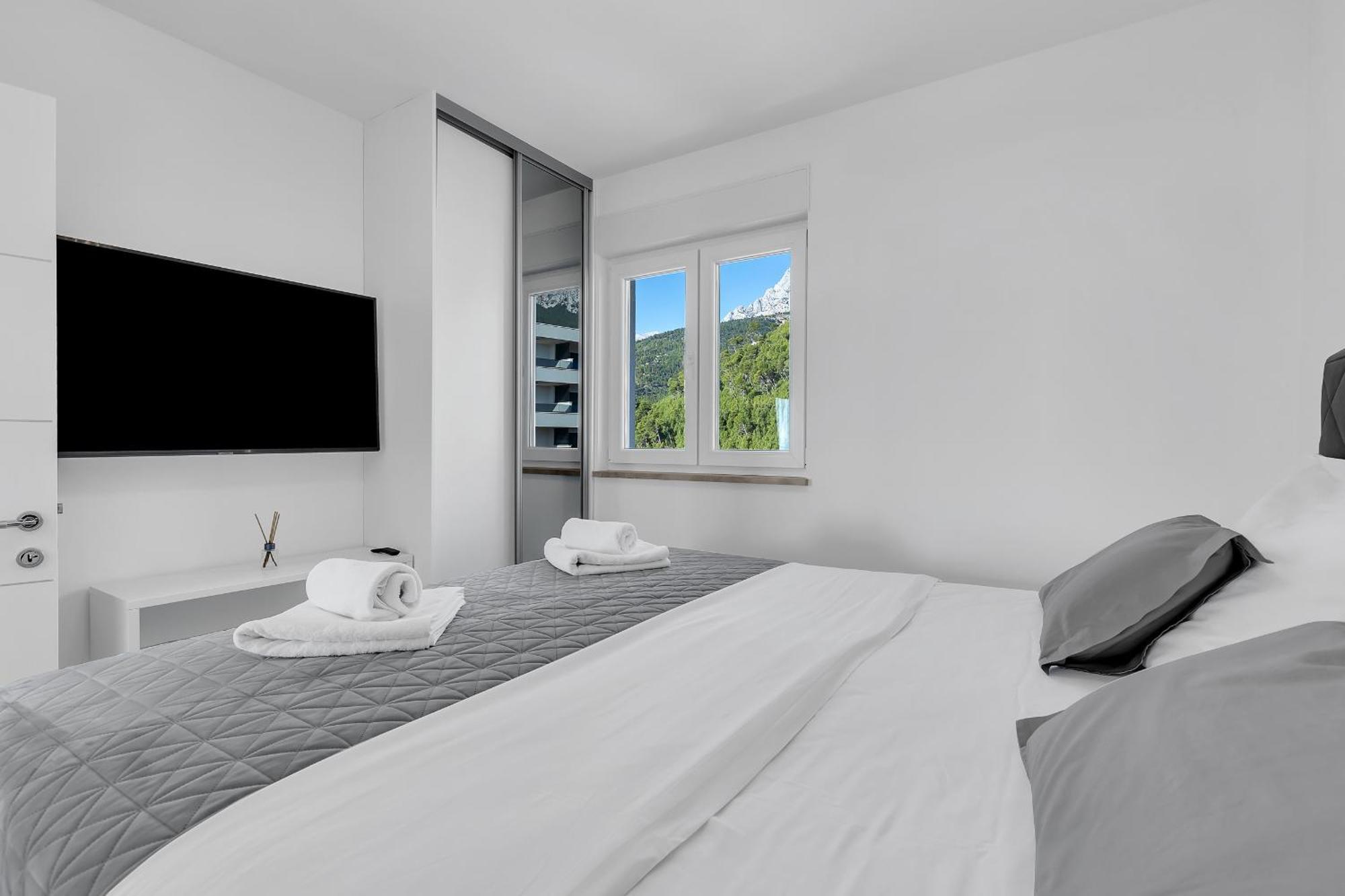 Exclusive Penthouse Big Blue With Private Jacuzzi Apartment Makarska Exterior photo