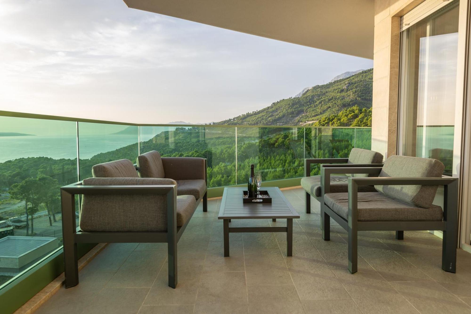 Exclusive Penthouse Big Blue With Private Jacuzzi Apartment Makarska Exterior photo